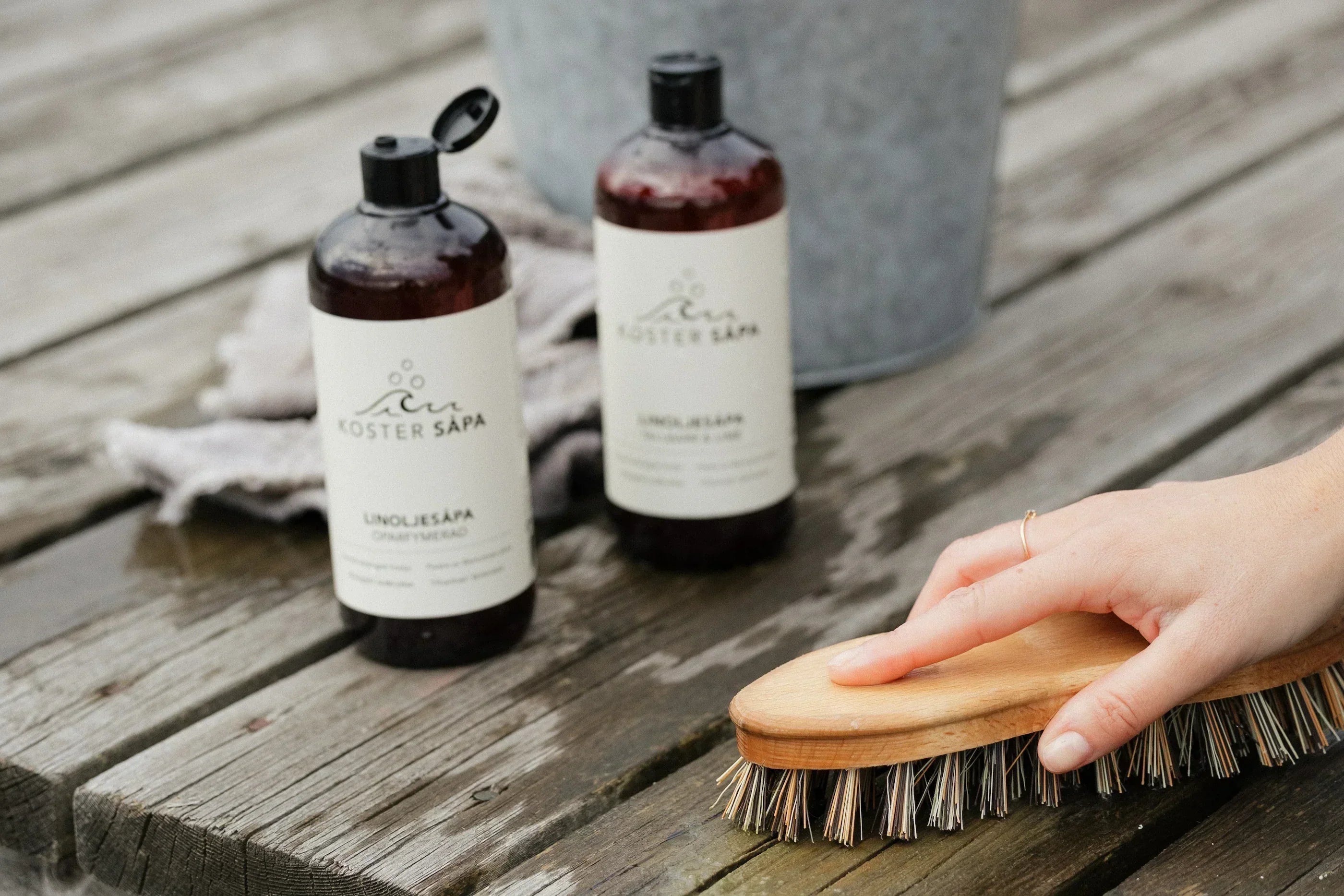Linoljesåpa till altanen – naturlig rengöring som bevarar träet